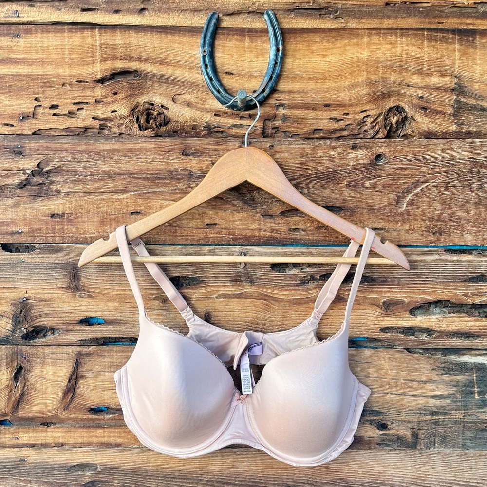 VICTORIA’S SECRET | Elegant Nude Women's Bra 38D